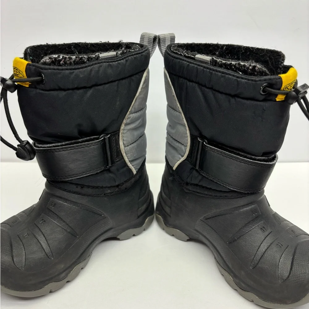 KEEN Black Winter Boots with Yellow Accent, SZ 10 toddler boy, box 35